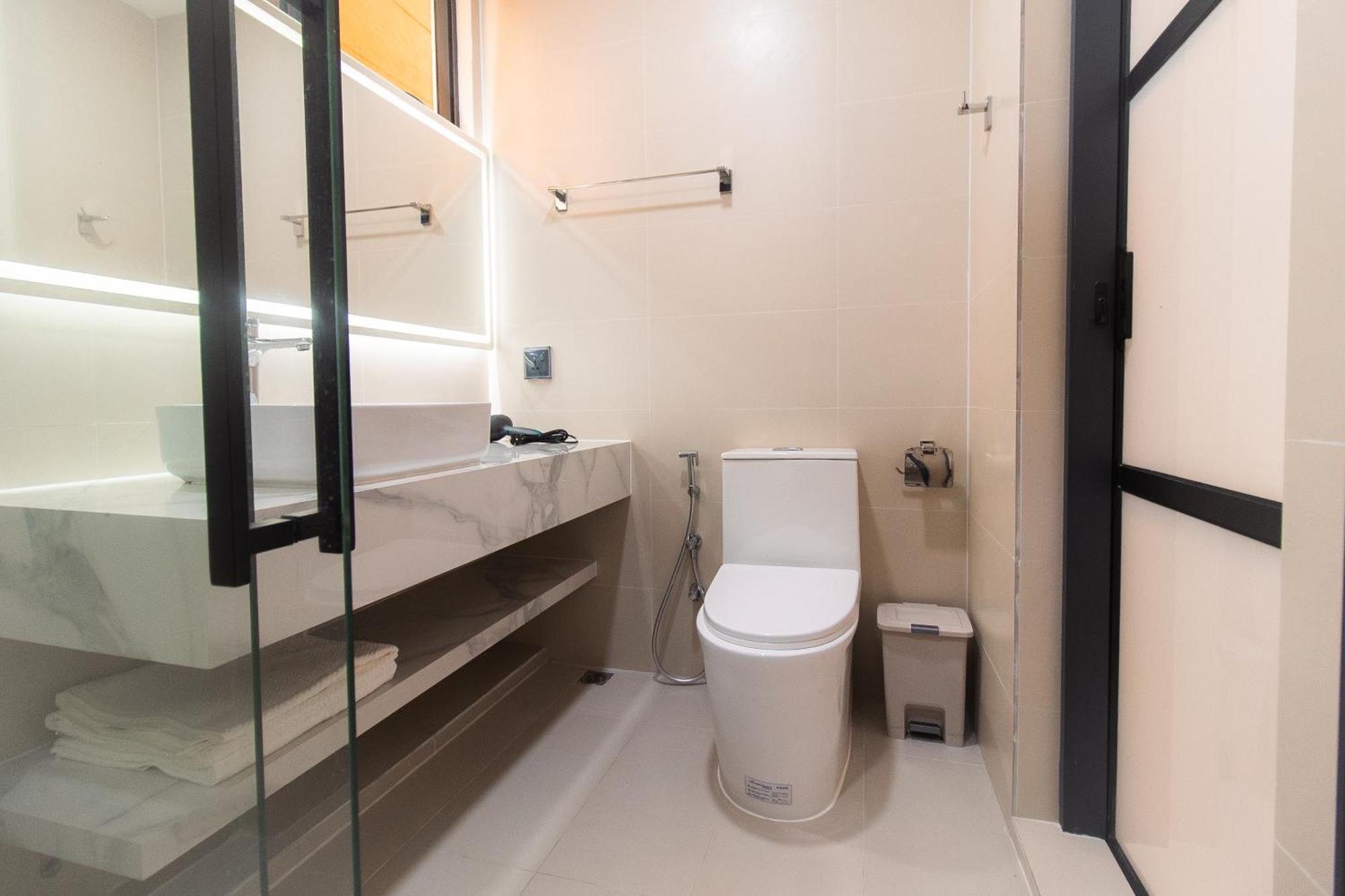 Privatunterkunft 203 Comfy Modern In By The
