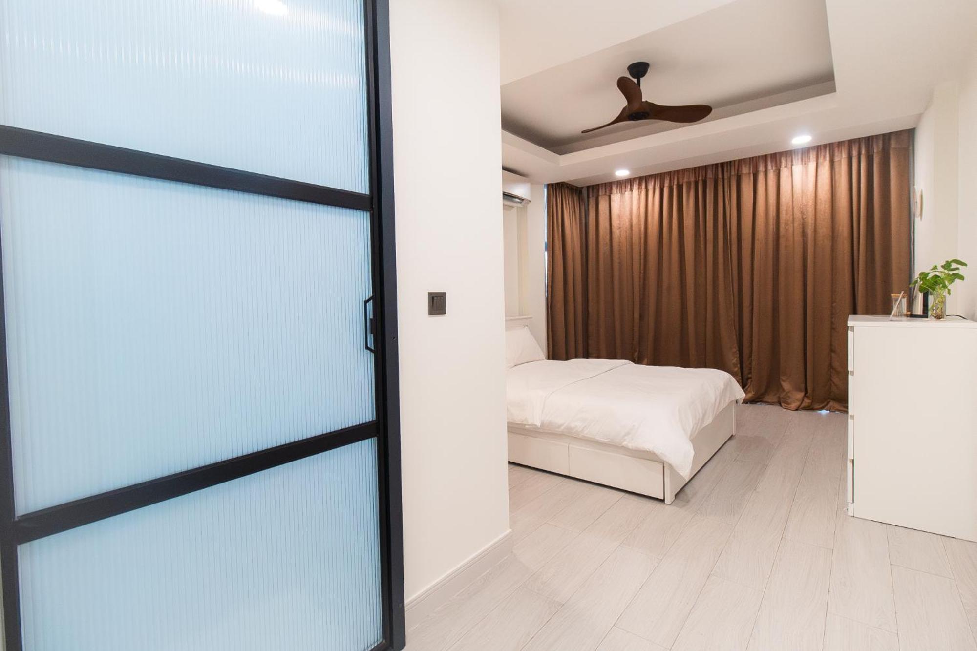 203 Comfy Modern In By The